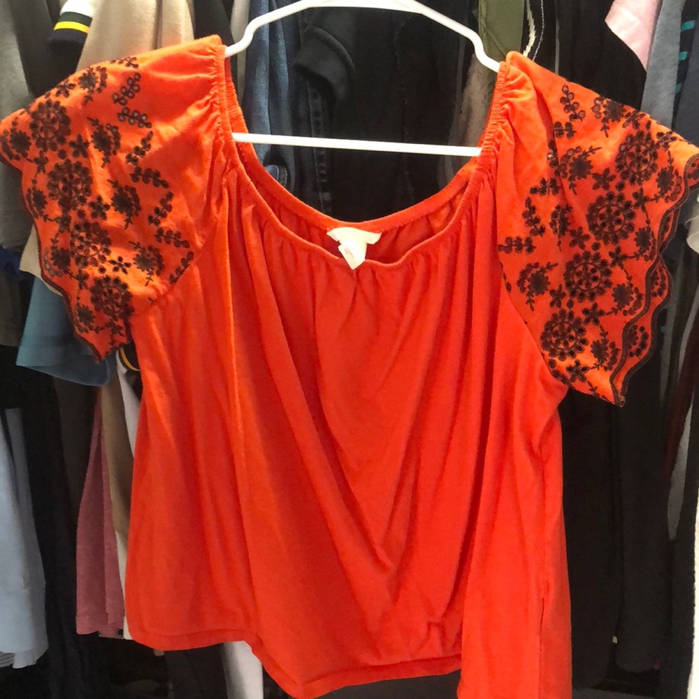 Adorable Bright Top with Peekaboo shoulder